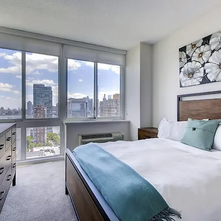 Global Luxury Suites At Newport